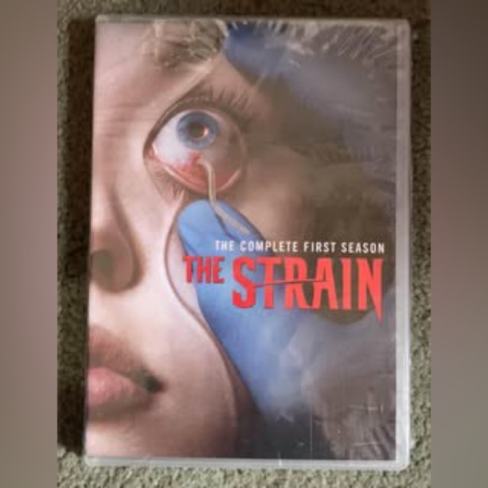 The Strain Complete First Season DVD SEALED